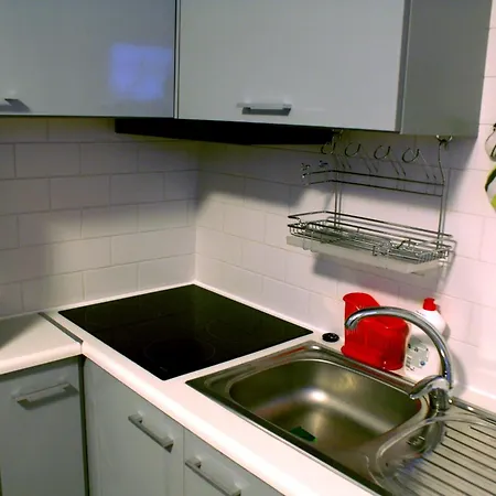Pleasant Private And Fully Equipped With Private Parking Space Close To District Kazimierz Cracovia