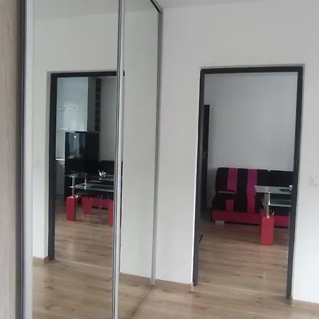 Cozy, Equipped With Free Monitored Private Parking Close To Old Town Lejlighed