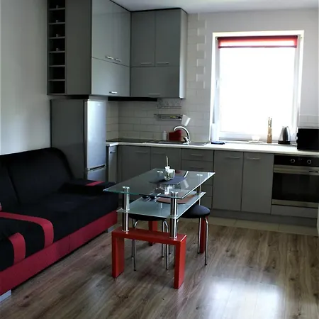 Cozy, Equipped With Free Monitored Private Parking Close To Old Town Apartament